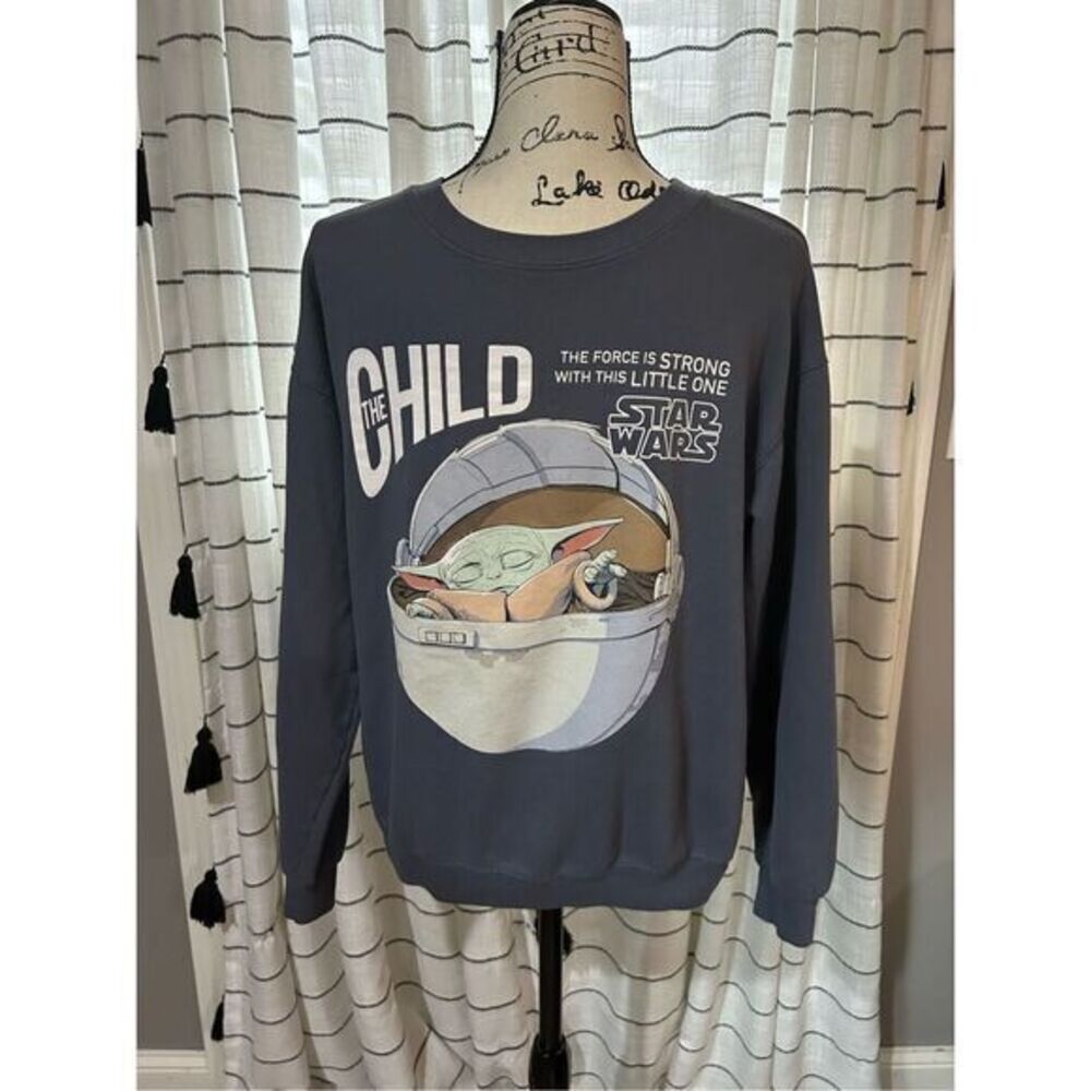 Star Wars Sweater Mandalorian THE CHILD Force Is Strong Crewneck Sweatshirt Juni
